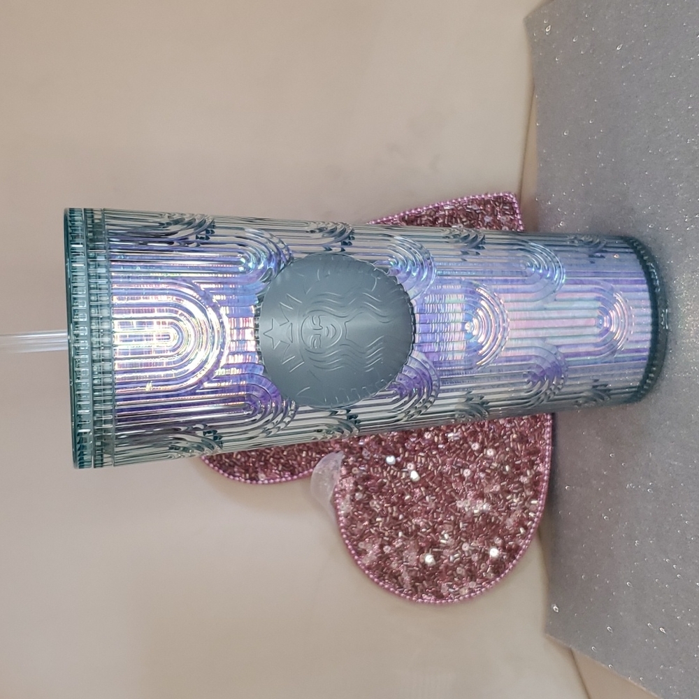 Starbuck 💘NWT💘 Gorgeous Opalescent 2022 Tumbler with Straw!